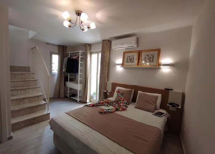 Taormina House